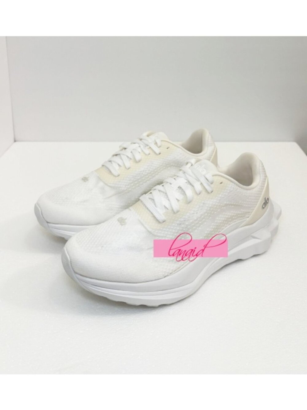 Alo Runner White Cream Athletic Active Running Exercise Outdoor Travel Workout 8 - Picture 14 of 16